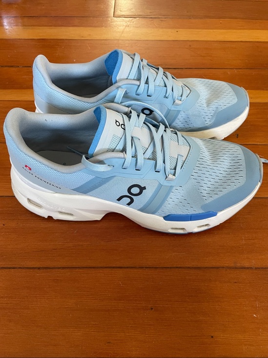On Running Shoes - On Running Cloudpulse Sneakers, Women's 8.5 Light Blue